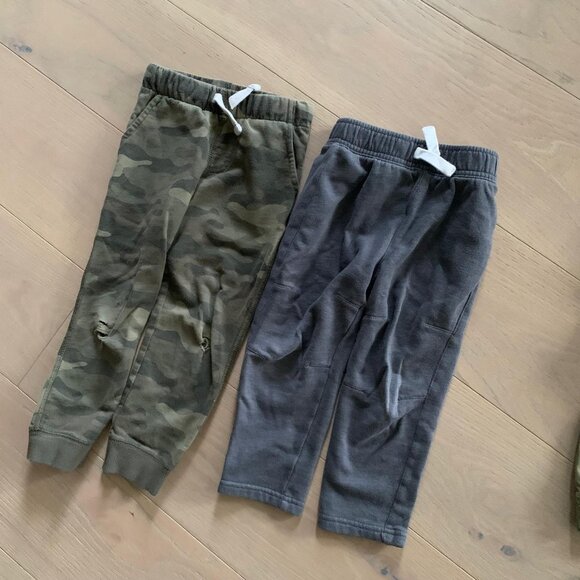 2-3 Years Kids Clothing Bundle - Nike, Jordan, Converse, etc. - Picture 8 of 10